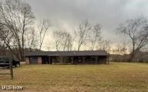 598 Beech St, Newcomerstown, OH, 43832-1305 | Card Image