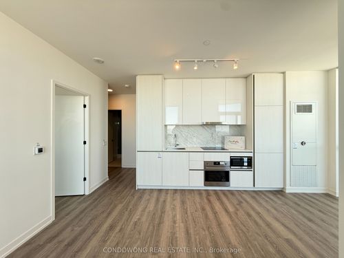 6002-8 Interchange Way, Concord, ON, L4K0R2 | Card Image