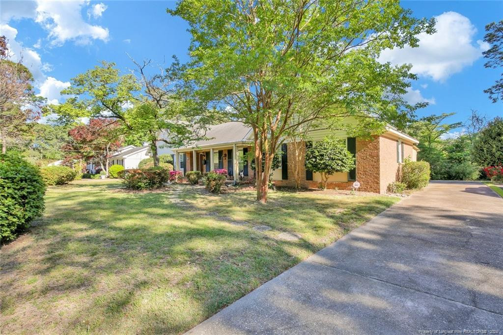 Elmhurst Dr, Fayetteville, NC 28304