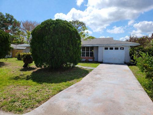 2010 Algeria St Ne, Palm Bay, FL, 32905-5212 | Card Image