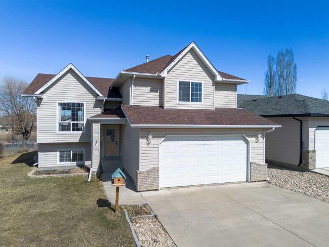 4526 54 A Avenue Crescent, Home with 4 bedrooms, 3 bathrooms and 2 parking in Innisfail AB | Image 1