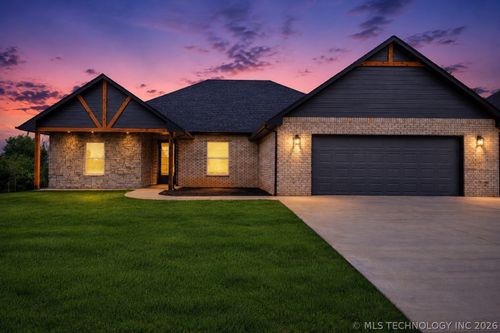 158 Sooner Dr, Stroud, OK, 74079-2221 | Card Image