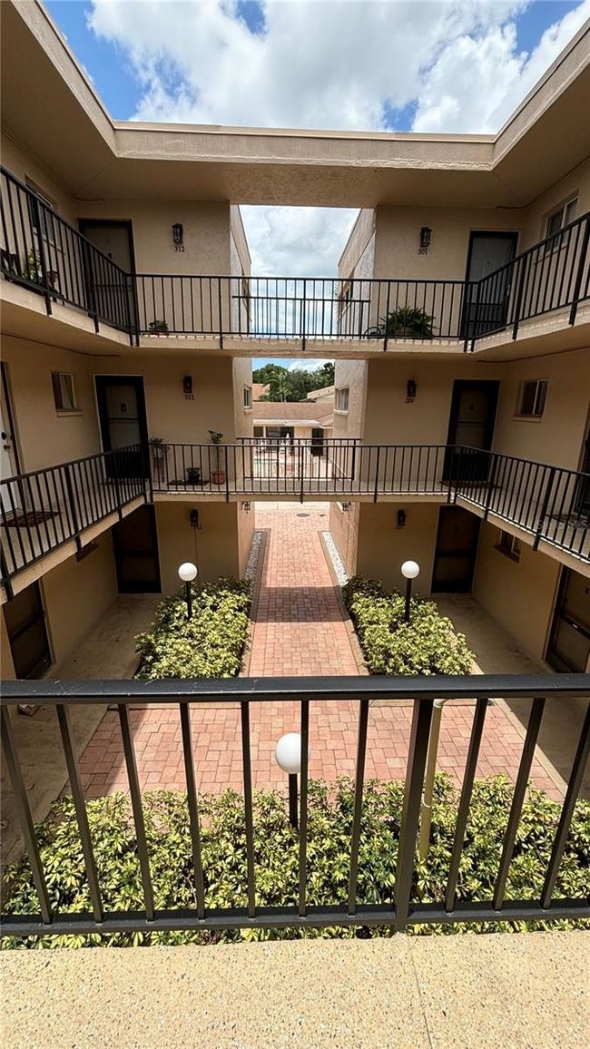 APT-210 - 2763 Woodgate Ln, Condo with 2 bedrooms, 2 bathrooms and null parking in SARASOTA FL | Image 27