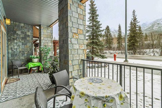 101 - 1818 Mountain Avenue, Home with 2 bedrooms, 2 bathrooms and 1 parking in Canmore AB | Image 2