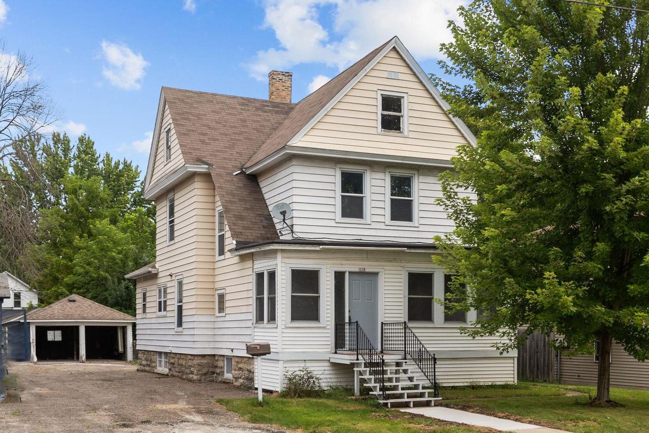 Parkway Ave, Oshkosh, WI 54901