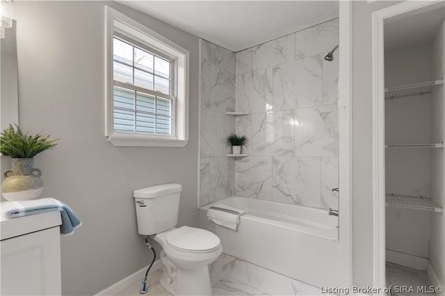237 Graham St, Home with 3 bedrooms, 2 bathrooms and null parking in Jeffersonville IN | Image 30