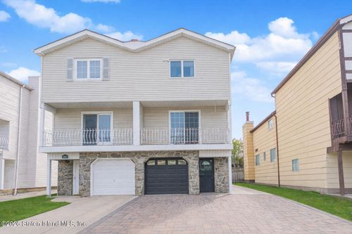 61 Lewiston St, Staten Island, NY, 10314-6227 | Card Image