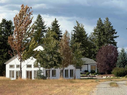 8515 E Orchard Bluff Rd, Chattaroy, WA, 99003-9549 | Card Image