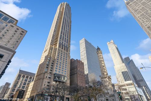3501-800 N Michigan Ave, Chicago, IL, 60611-2156 | Card Image