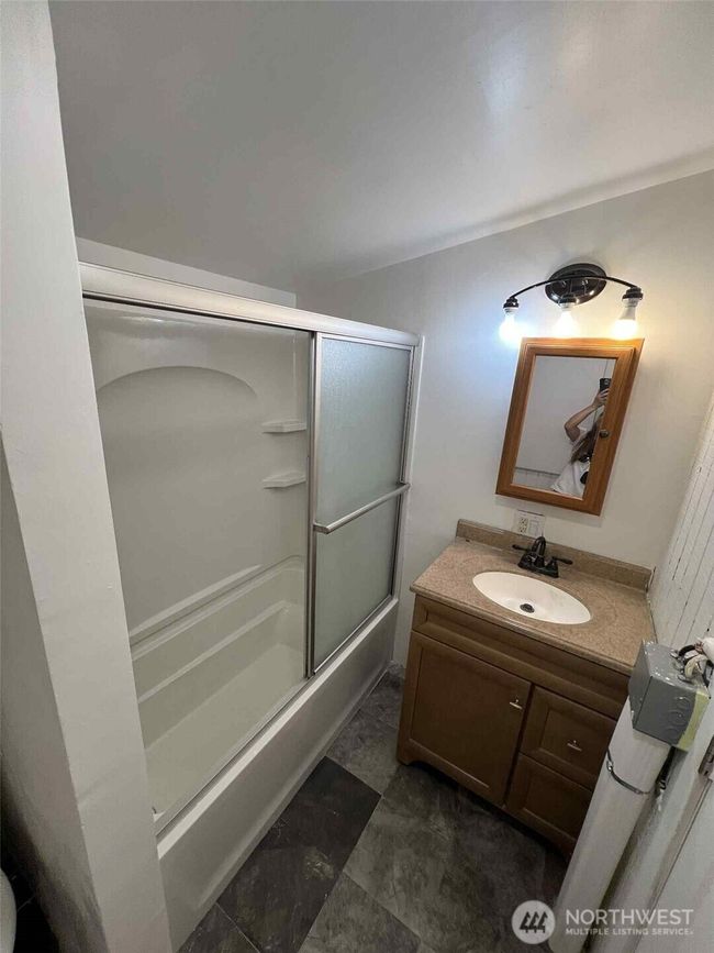 masters bathroom | Image 11