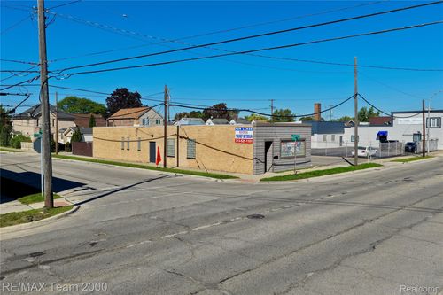6801 Chase Rd, Dearborn, MI, 48126-1748 | Card Image