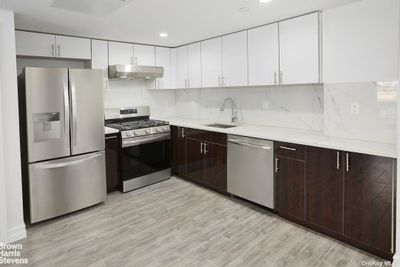 2E - 65-18 Austin Street, Condo with 2 bedrooms, 2 bathrooms and null parking in Rego Park NY | Image 3