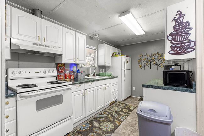 3175 Ne 162 Nd St, House other with 2 bedrooms, 2 bathrooms and null parking in CITRA FL | Image 7