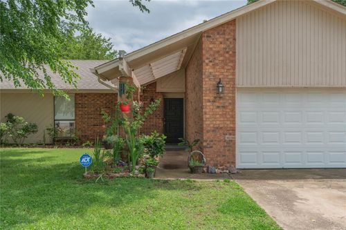 1812 Oakhollow Dr, Norman, OK, 73071-1204 | Card Image