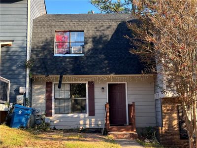 300 Flagstone Way, Townhouse with 2 bedrooms, 1 bathrooms and 2 parking in Austell GA | Image 1