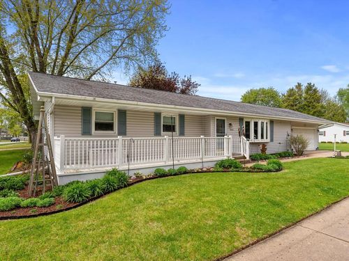 904 Glenview Drive, Manitowoc, WI, 54220 | Card Image