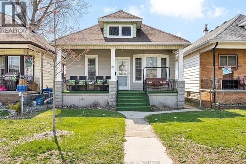 1055 Hall Ave, Windsor, ON, N9A2M6 | Card Image