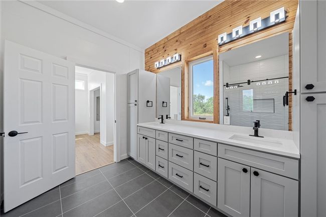 111 Starlight Path, House other with 4 bedrooms, 4 bathrooms and null parking in Red Rock TX | Image 21