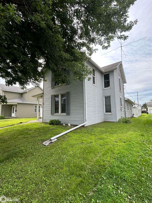 1716 Avenue I, Fort Madison, IA, 52627-4354 | Card Image
