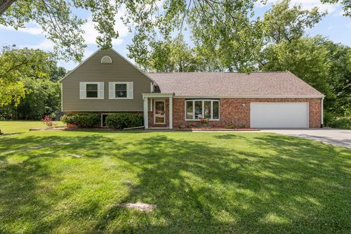 571 S Ridge Ct, Colgate, WI, 53017-9525 | Card Image
