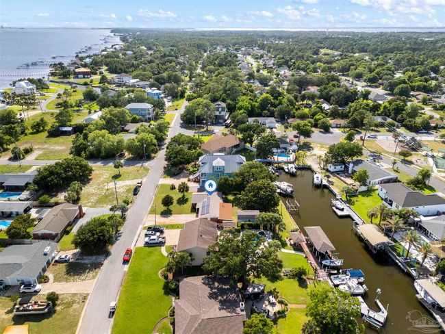 3332 Laurel Dr, House other with 3 bedrooms, 2 bathrooms and 4 parking in Gulf Breeze FL | Image 39