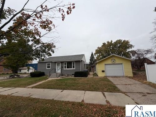 1604 N 2nd St, Mankato, MN, 56001-3242 | Card Image
