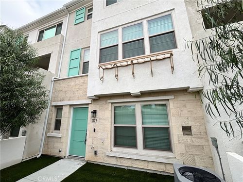 107 E Knox Dr, La Habra, CA, 90631-6931 | Card Image