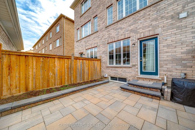 1916 Donald Cousens Pky, House attached with 3 bedrooms, 4 bathrooms and 1 parking in Markham ON | Image 26