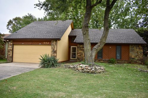 652 S Barnes Ave, Springfield, MO, 65802-2809 | Card Image