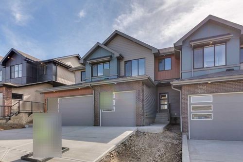 382 Heritage Blvd, Cochrane, AB, T4C3K6 | Card Image