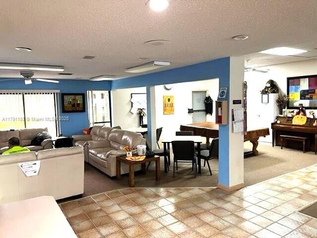120 Roselle Ct, Home with 3 bedrooms, 2 bathrooms and null parking in Royal Palm Beach FL | Image 12