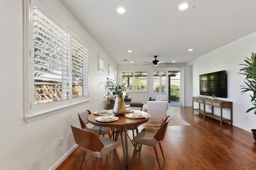 7925 Peak Forest Way, Elk Grove, CA, 95757-5132 | Card Image