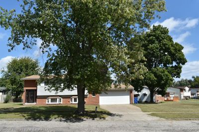 1339 Nancywood, Home with 3 bedrooms, 1 bathrooms and null parking in Waterford Twp MI | Image 2