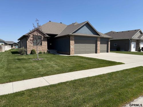 2836 Brooks Hollow Dr, Fremont, NE, 68025-3681 | Card Image