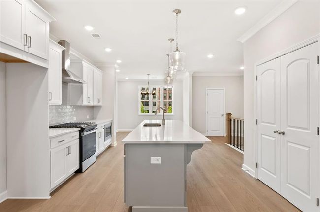 1991 Deco Dr, Townhouse with 3 bedrooms, 4 bathrooms and null parking in Kennesaw GA | Image 7