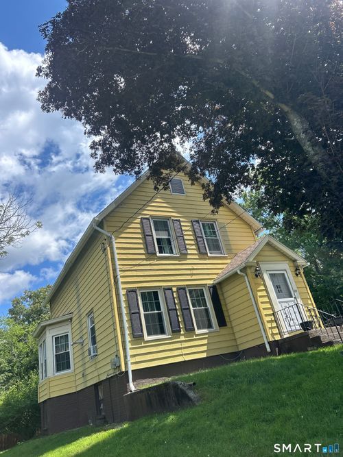 119 Cedar St, Norwich, CT, 06360-4410 | Card Image