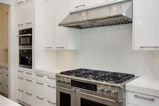 1427 4 St Nw, House detached with 7 bedrooms, 7 bathrooms and 4 parking in Calgary AB | Image 4