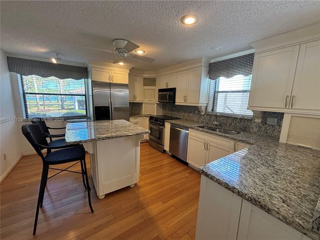 APT-9 - 6041 Se Landing Way, Condo with 3 bedrooms, 2 bathrooms and null parking in Stuart FL | Image 8