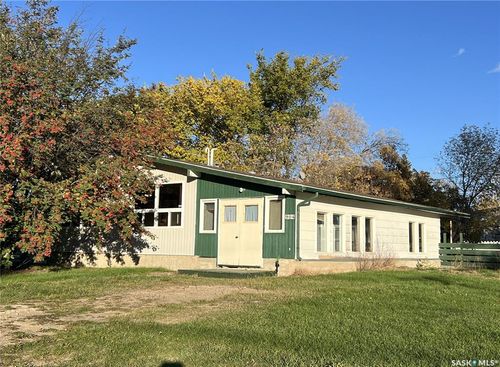 904 Railway Ave, Loon Lake, SK, S0M1L0 | Card Image