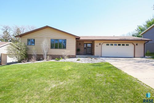 304 E Autumn Ln Lane, Sioux Falls, SD, 57105 | Card Image