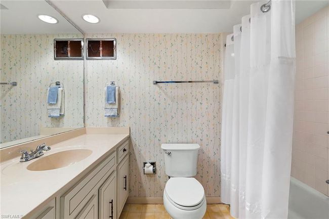 B105 - 105 Wilderness Dr, Condo with 3 bedrooms, 2 bathrooms and 2 parking in NAPLES FL | Image 15