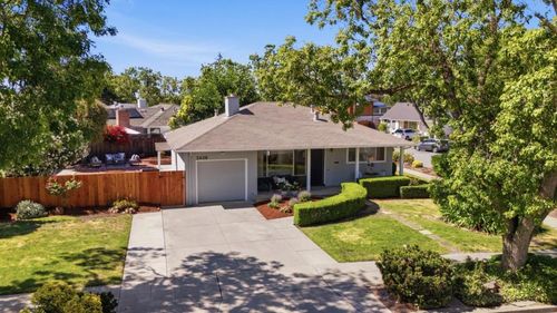 2438 Massachusetts Ave, Redwood City, CA, 94061-3264 | Card Image