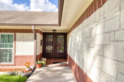 Beautiful entry way | Image 2