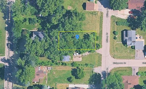 4603 Hilltop Dr, Wonder Lake, IL, 60097-8372 | Card Image