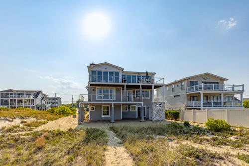 9 Merrimac St, Seabrook, NH, 03874-4932 | Card Image