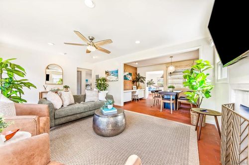 723 Arenas St, La Jolla, CA, 92037-5406 | Card Image