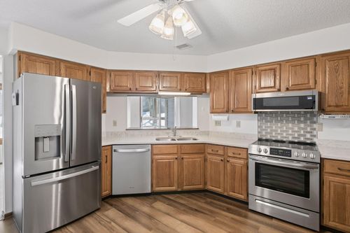 apt-107-3801 W 98th St, Bloomington, MN, 55431-2774 | Card Image