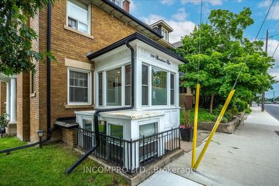 559 Broadview Ave, Home with 9 bedrooms, 6 bathrooms and 4 parking in Toronto ON | Image 3