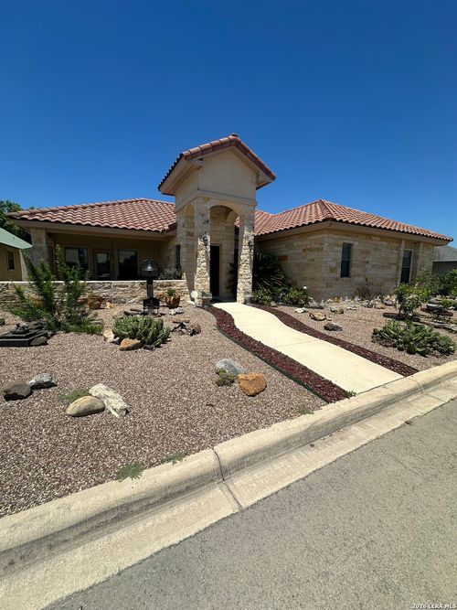 15 Leona Hts, Uvalde, TX, 78801-4744 | Card Image