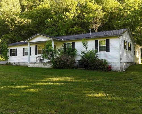1831 Fish Trap Rd, Manchester, KY, 40962 | Card Image